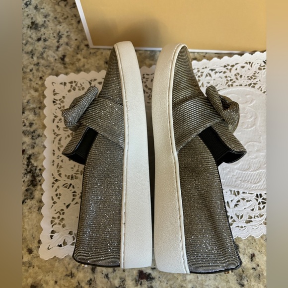 Michael Kors Almost New Willa Silver Glitter Sneakers Size 6.5 - Picture 9 of 15